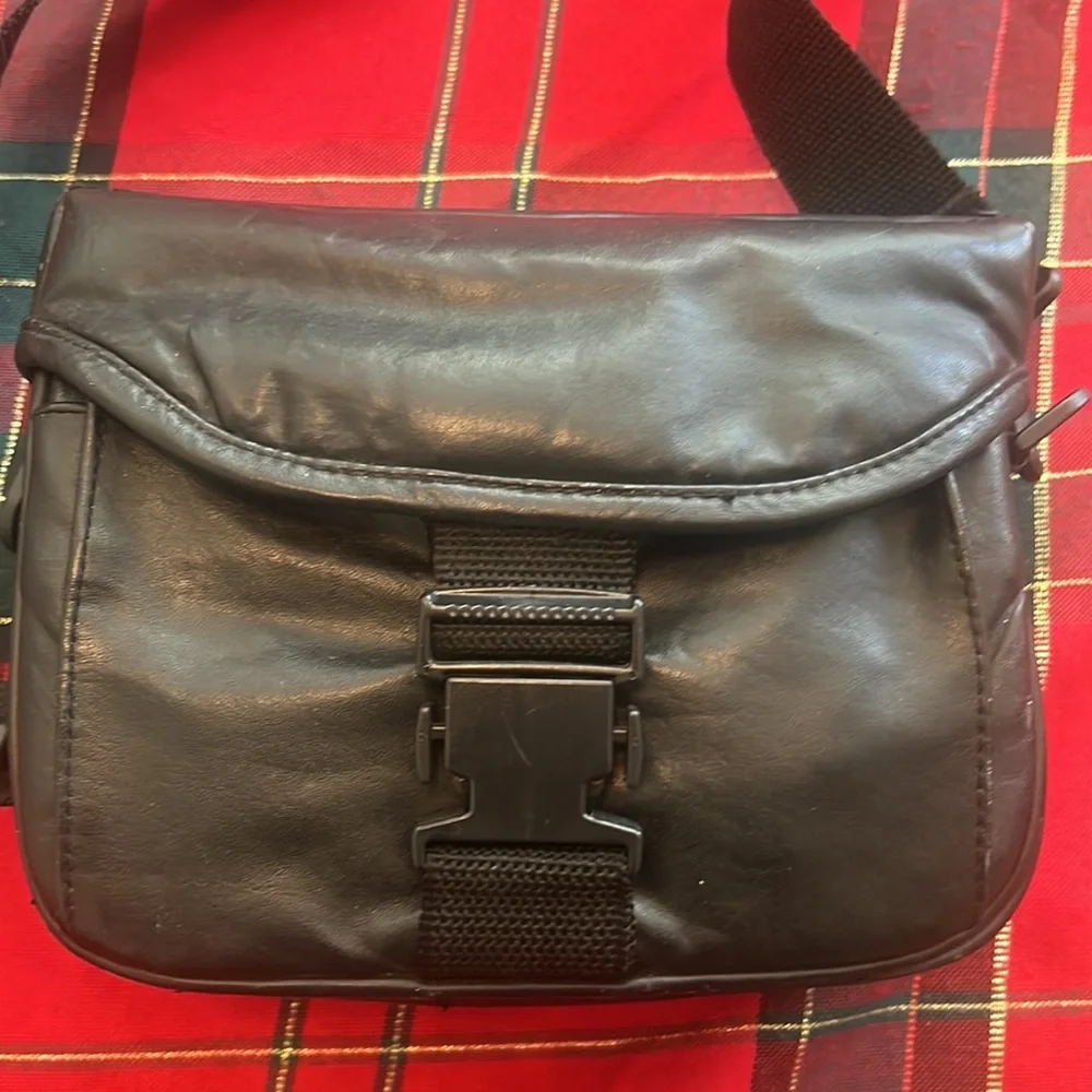 Black Camera Bag Fanny Pack Crossbody Sling Bag front clip closure Faux leather